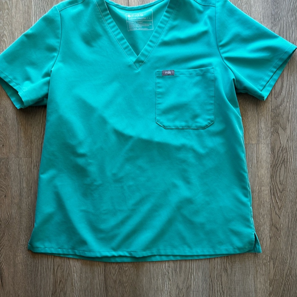 FIGS Teal Scrubs sets. 4 sets size L
